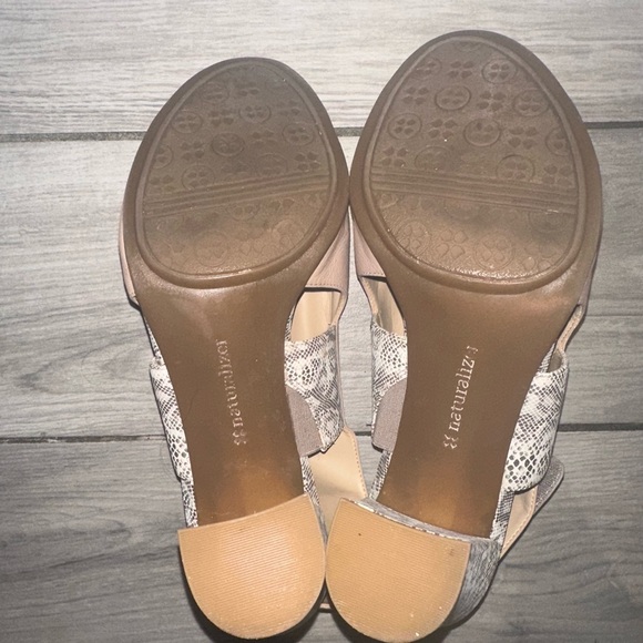 Naturalizer Zahn pump size 10W - Picture 3 of 4